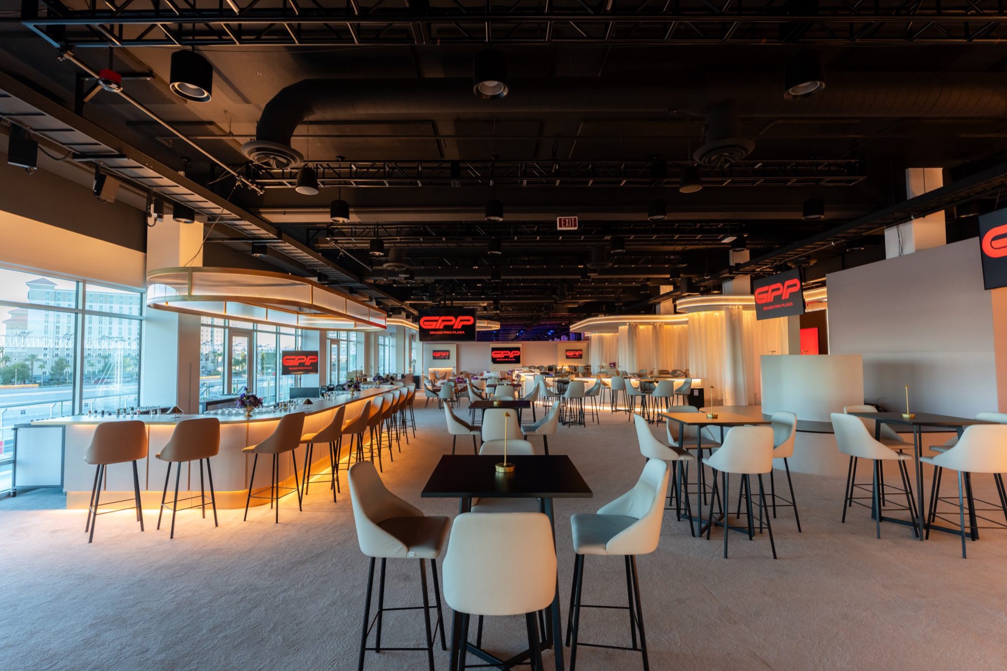 Grand Prix Plaza (3)