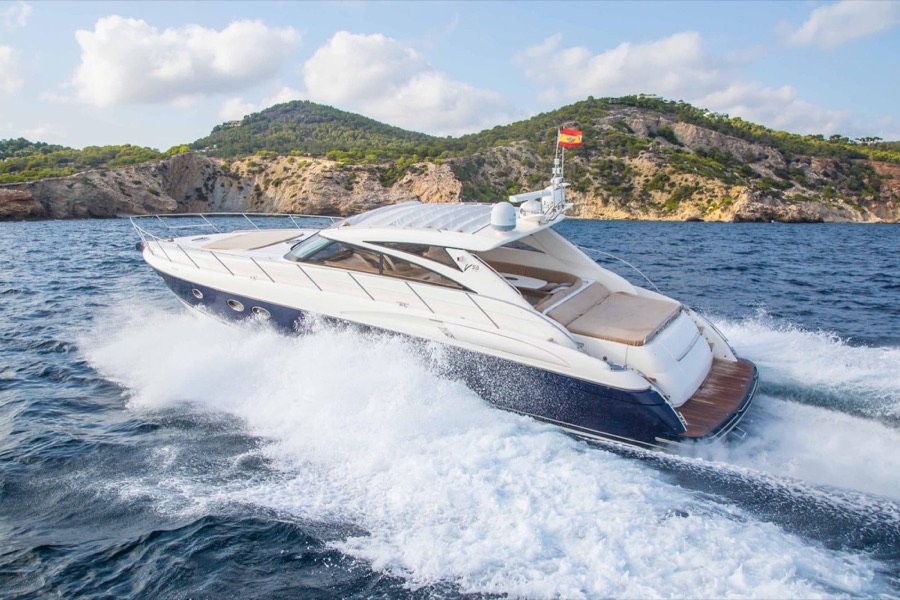 Smart Charter Ibiza: yacht day to Formentera